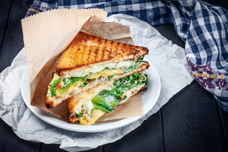 grilled-spinach-and-cottage-cheese-sandwich